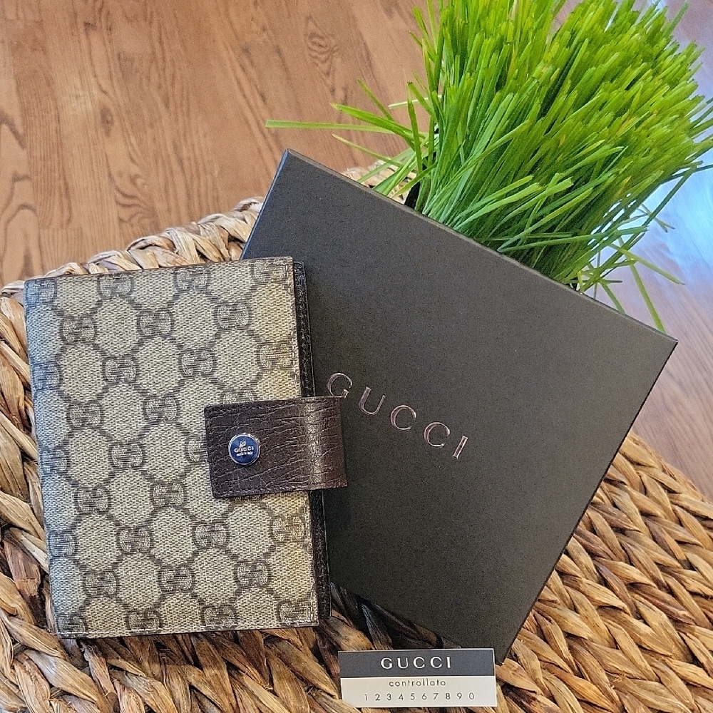 💯 % AUTHENTIC Gucci Monogram Agenda